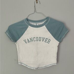 Arizona Jean Company Juniors Blue and White Vancouver Tee Small